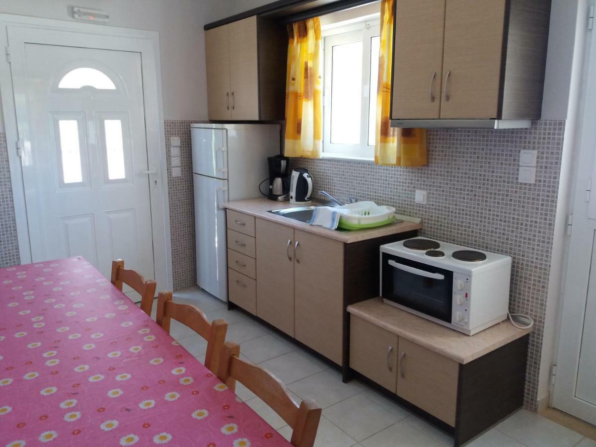 Turtle Beach Apartment Marathiás Exterior foto